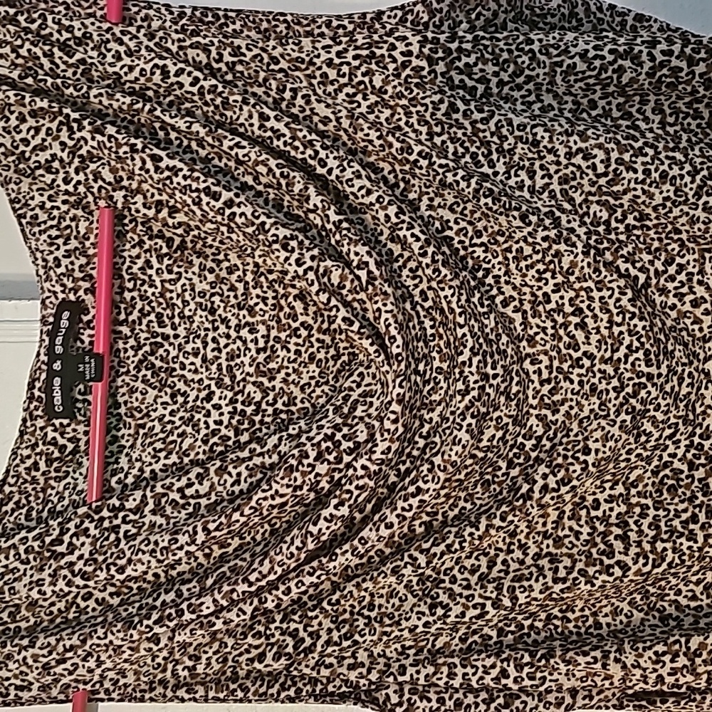 Cable & Gauge ladies top - Picture 2 of 5